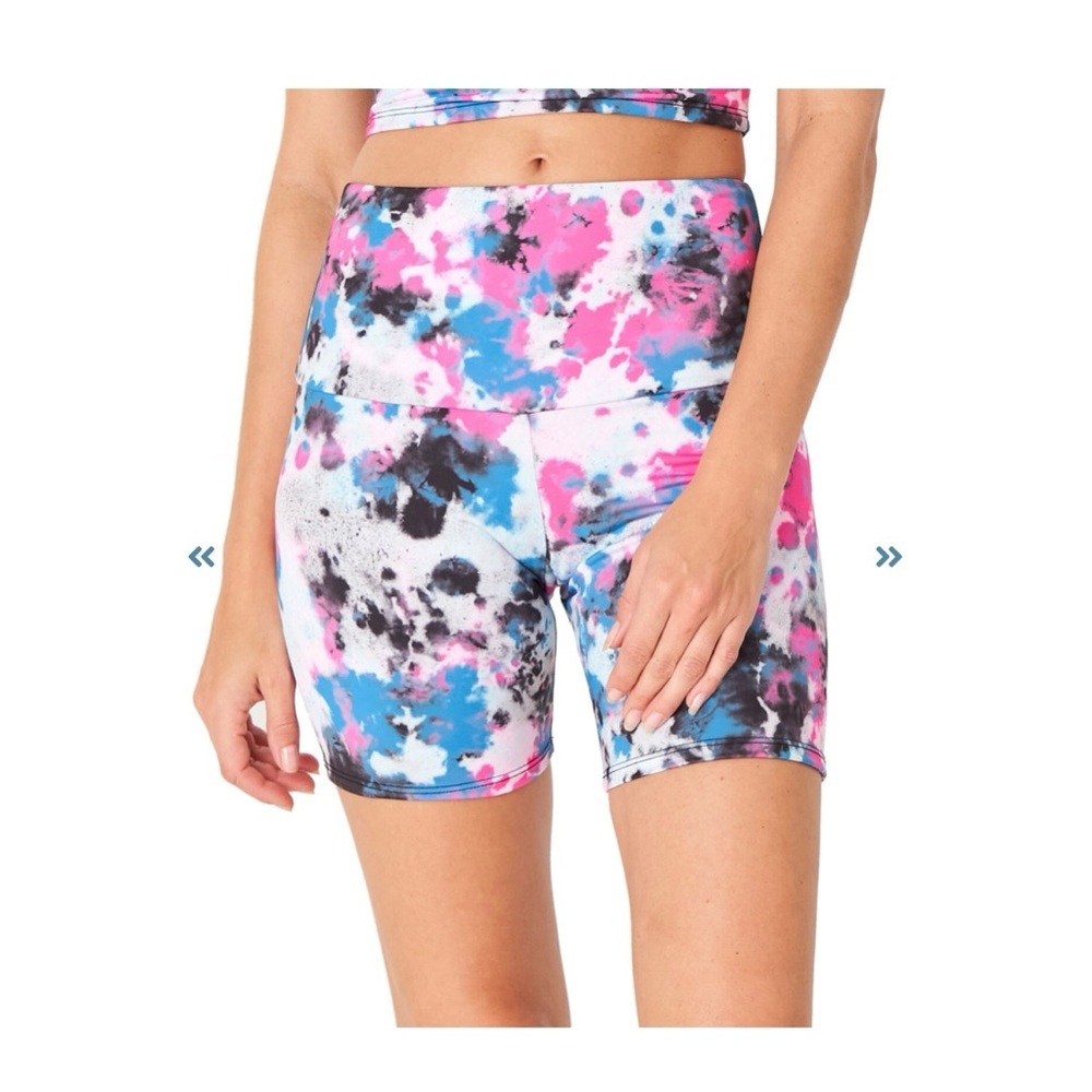 ONZIE: HIGH WAISTED GRAFFITI
PRINT BIKE SHORTS